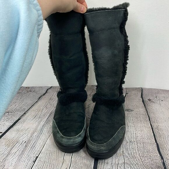 UGG Sundance II Revival Black Tall Boots size 7W - Picture 1 of 16